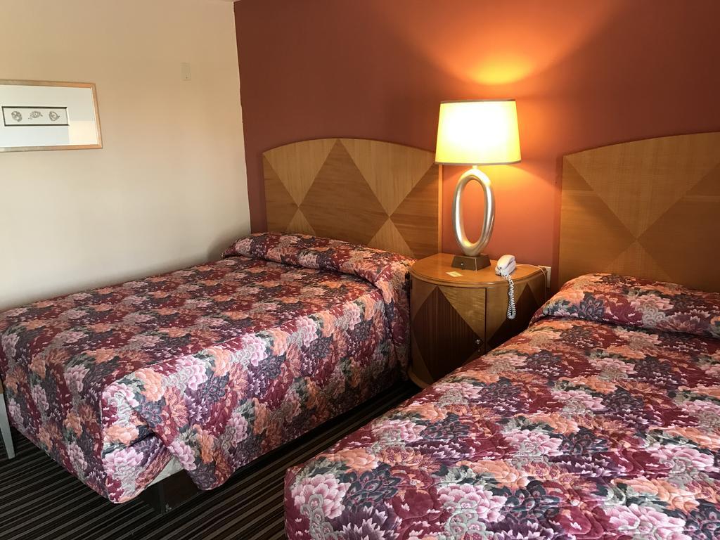 ايغ هاربور تاونشيب Sunset Motel المظهر الخارجي الصورة